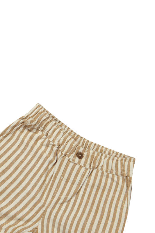 jongens-kleding-korte-broek-jongens-mattis-gestreept-bruin-close-up