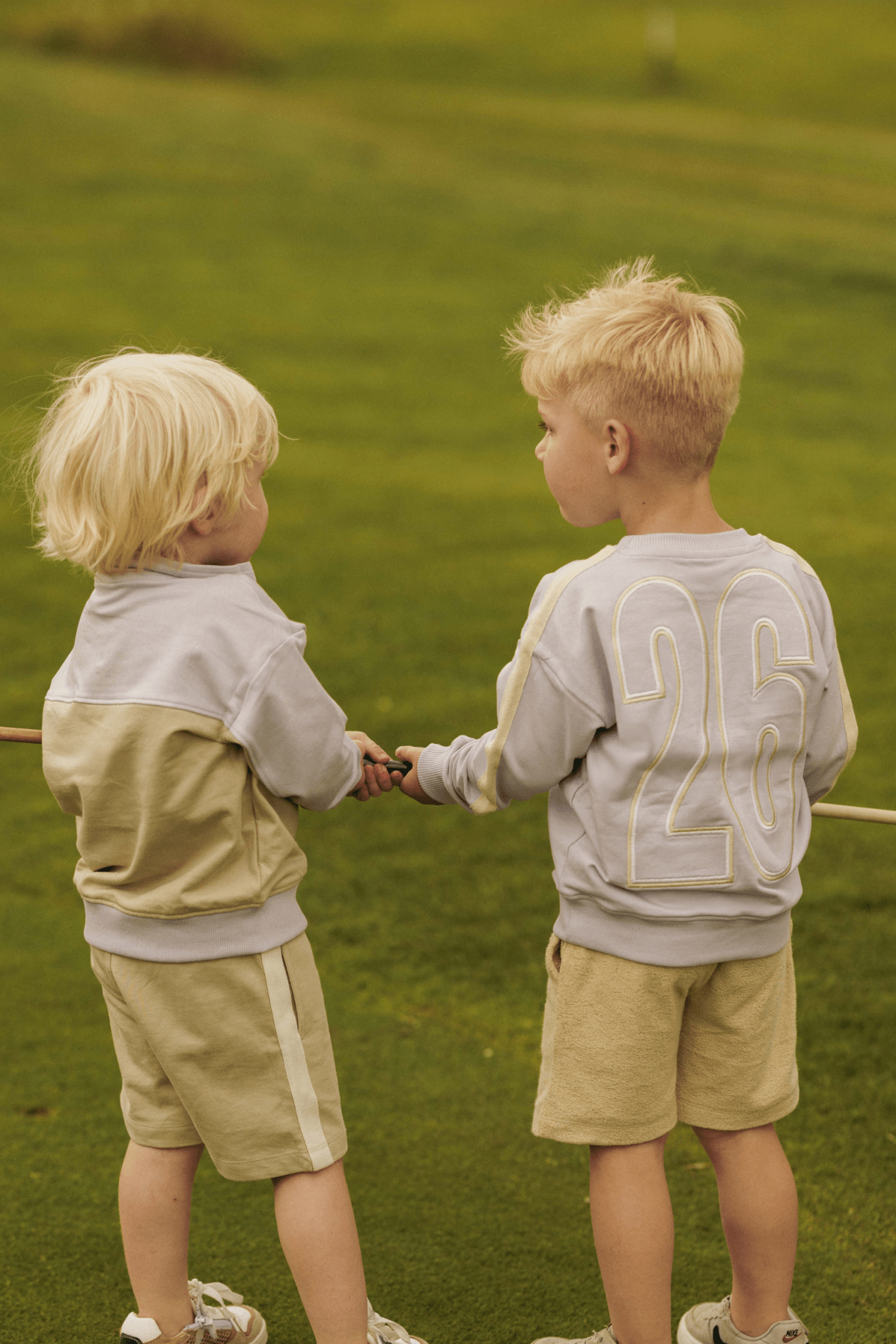 Elias | Oversized trui | Glass - Mr. Loutre - Truien & Vesten