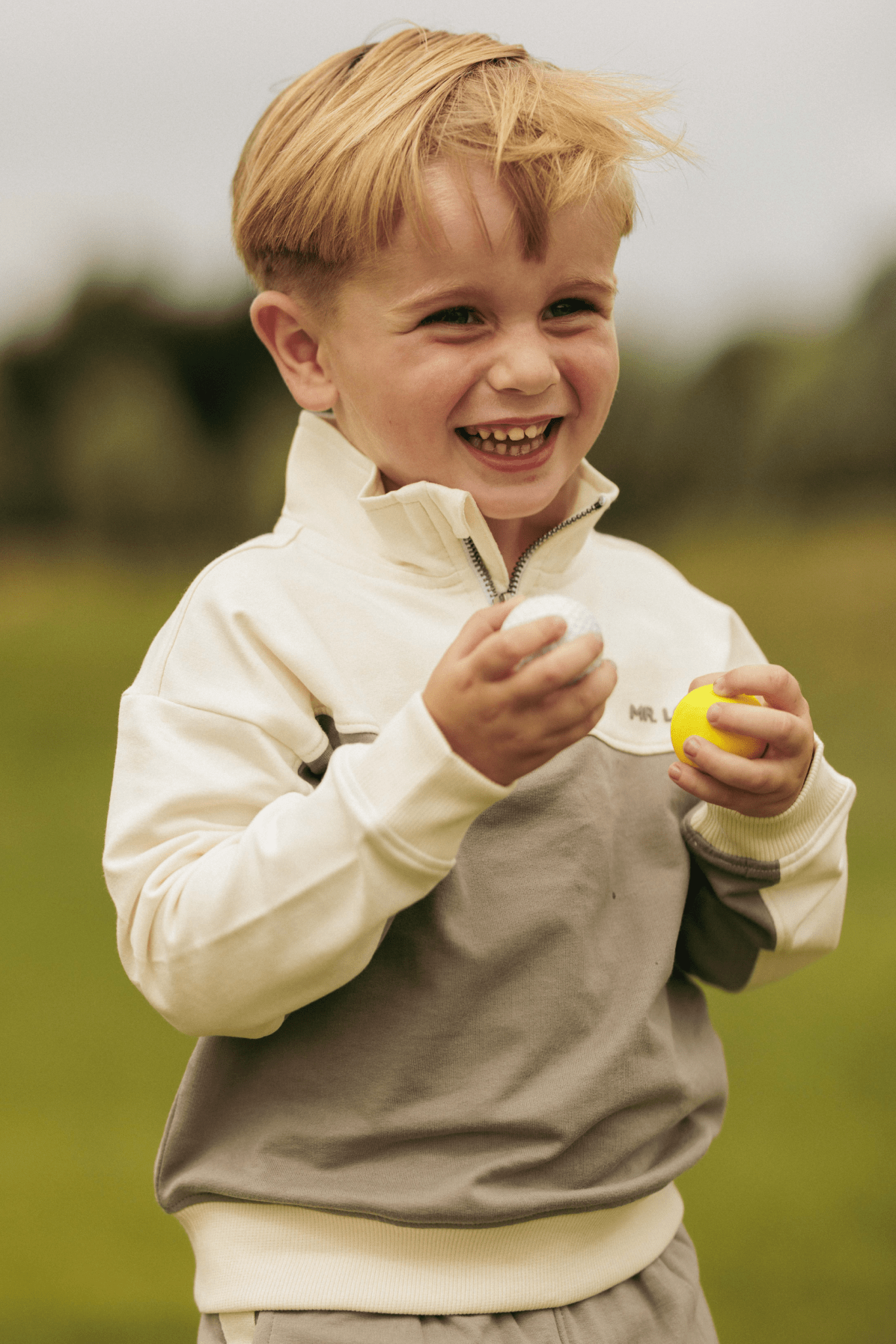 Pelle | Oversized trui | Stone - Cloud white - Mr. Loutre - Truien & Vesten