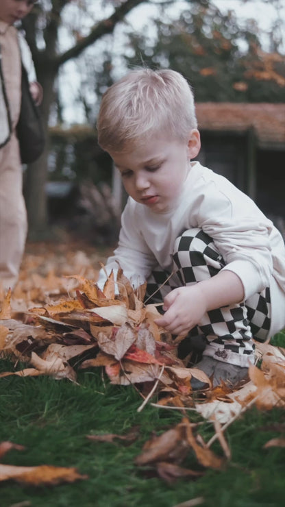 Peuter in outfit van kinderkleding merk Mr. Loutre