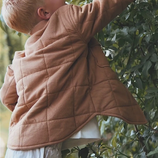 Jongen in Kesper jacket met Mattis short