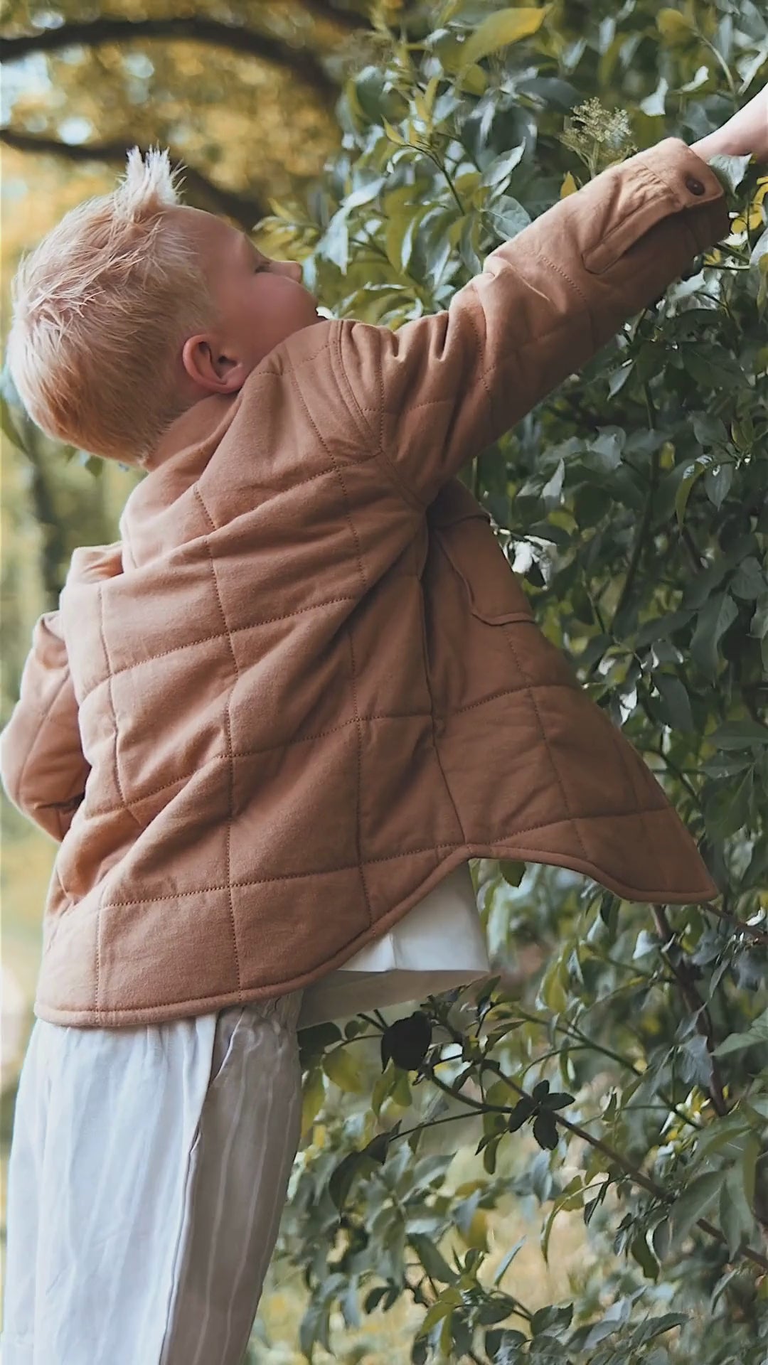 Jongen in Kesper jacket met Mattis short