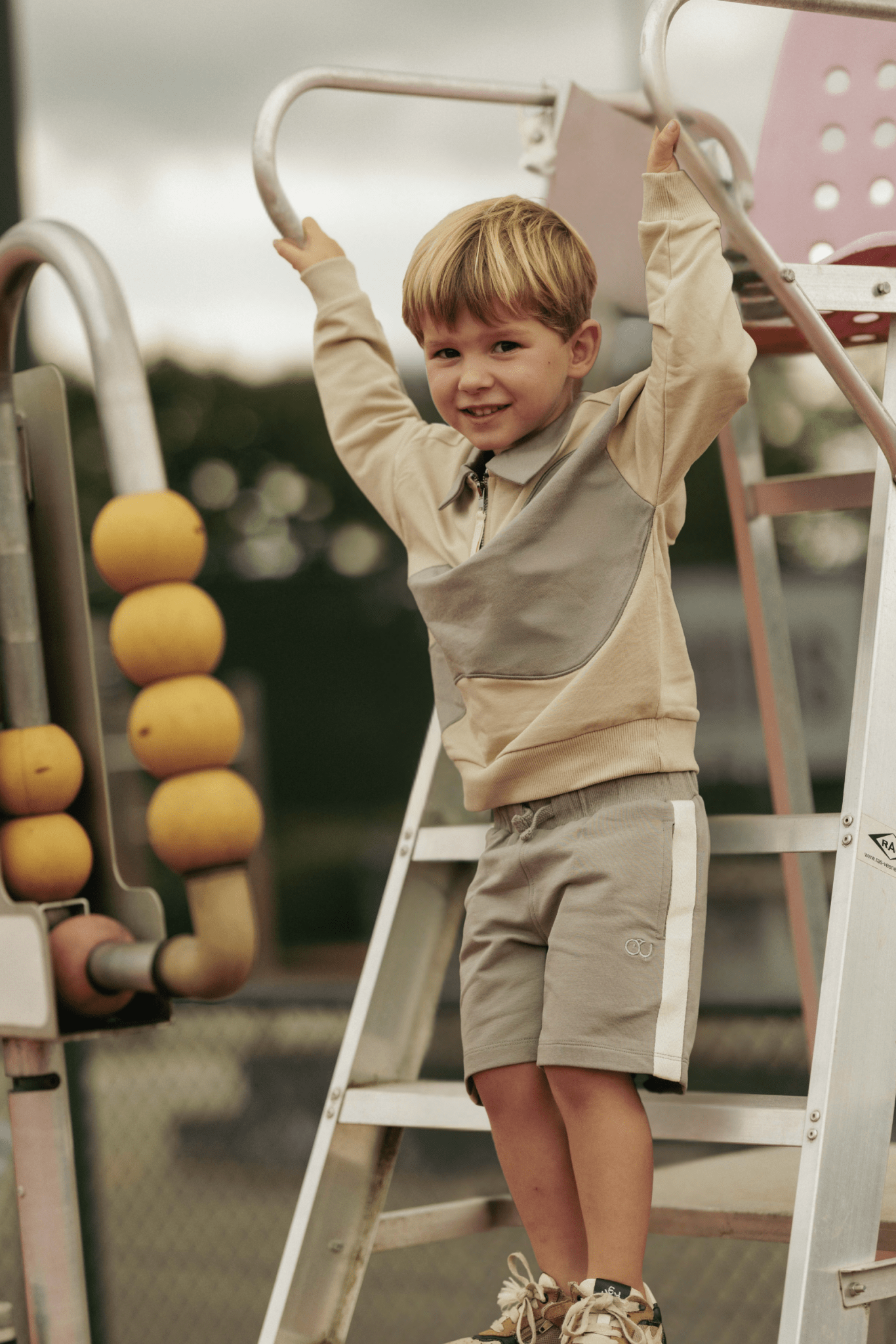 Viggo | Trui met rits | Sand - Stone - Mr. Loutre - Truien & Vesten